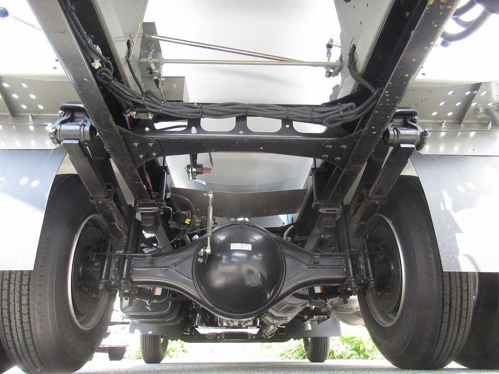 カヤバ ドラム容量3.0立米 最大混合容量1.5立米 MR1520|中古トラックの販売・買取・査定のアイナビ