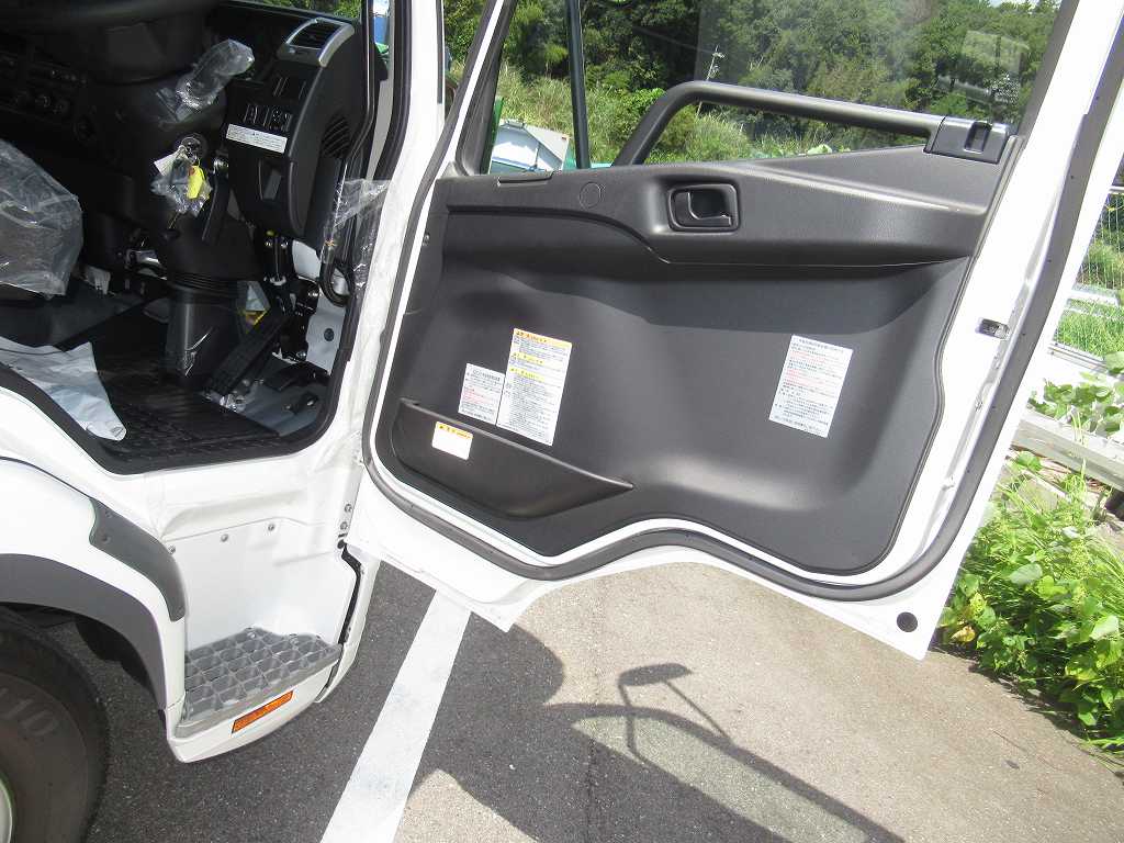 カヤバ ドラム容量3.0立米 最大混合容量1.5立米 MR1520|中古トラックの販売・買取・査定のアイナビ