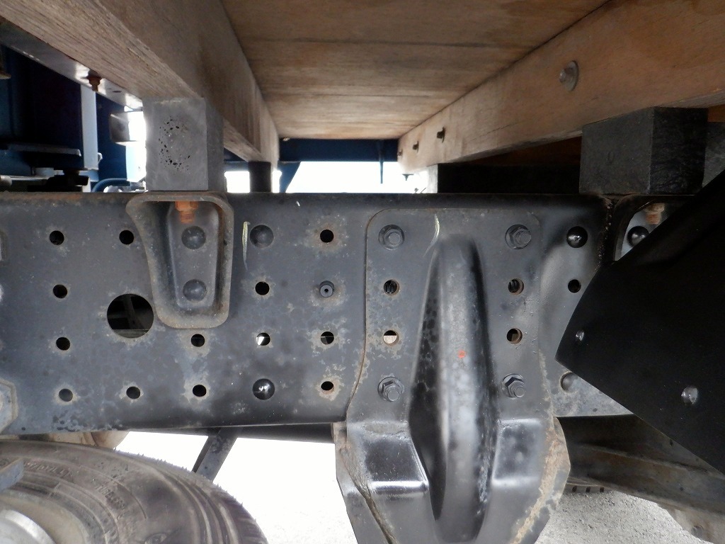 2t Wキャブ 全低床 デュオニックAT 車両総重量5t以下|中古トラックの販売・買取・査定のアイナビ