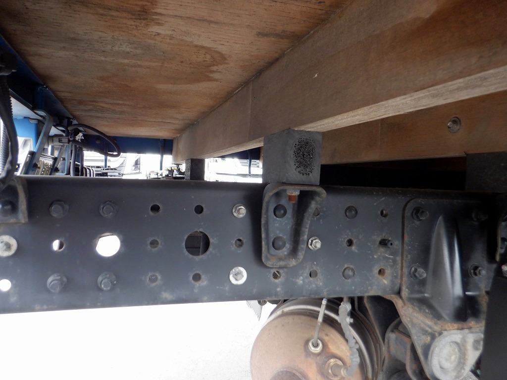 2t Wキャブ 全低床 デュオニックAT 車両総重量5t以下|中古トラックの販売・買取・査定のアイナビ