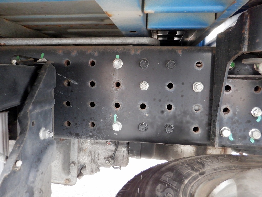 2t Wキャブ 全低床 デュオニックAT 車両総重量5t以下|中古トラックの販売・買取・査定のアイナビ