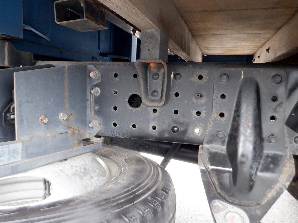 2t Wキャブ 全低床 デュオニックAT 車両総重量5t以下|中古トラックの販売・買取・査定のアイナビ