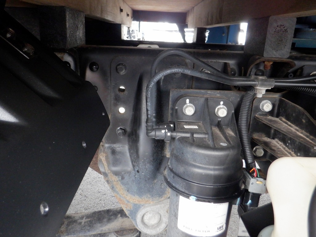 2t Wキャブ 全低床 デュオニックAT 車両総重量5t以下|中古トラックの販売・買取・査定のアイナビ