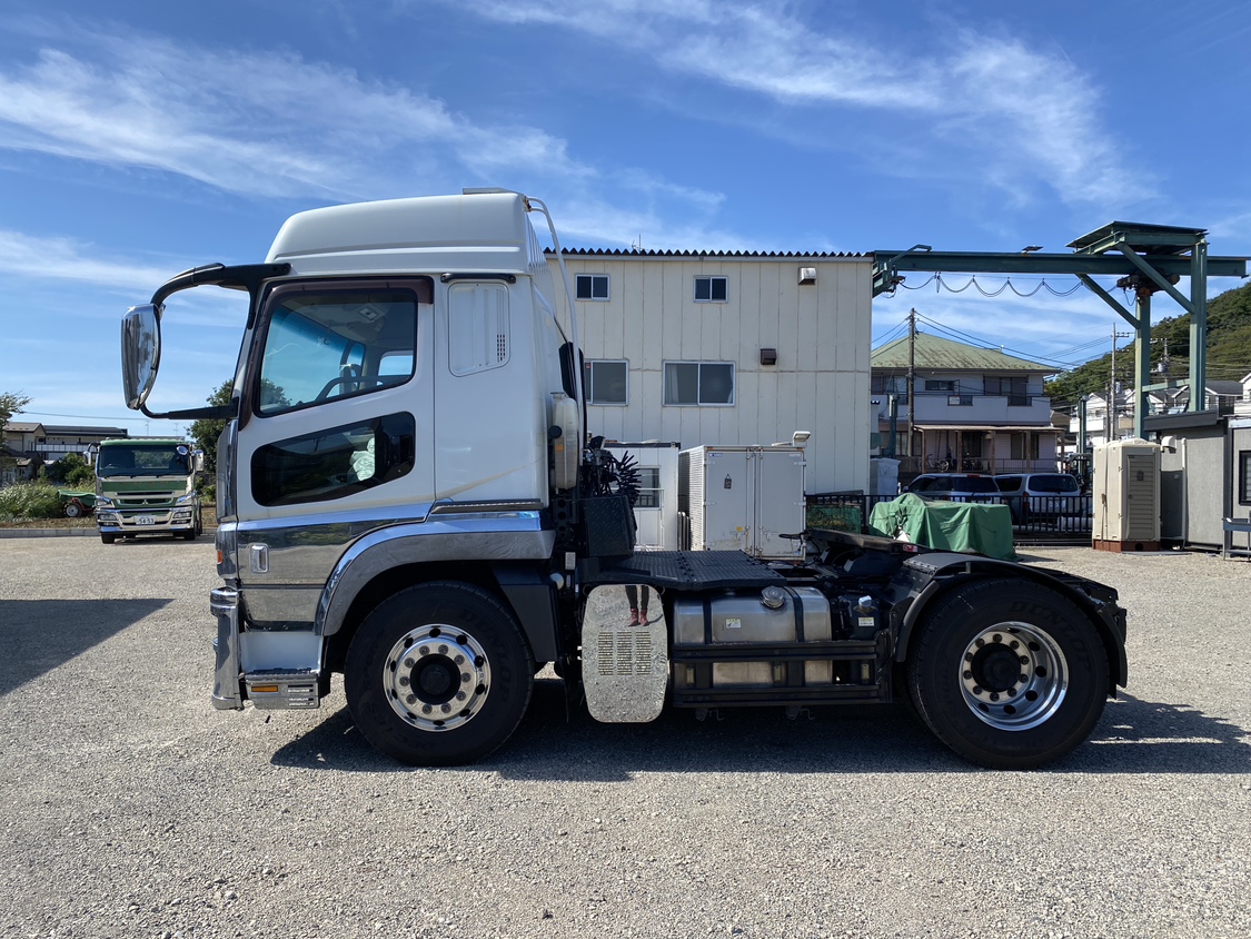 H28年式スーパーグレート7速MTハイルーフトラクタ、車検付|中古トラックの販売・買取・査定のアイナビ