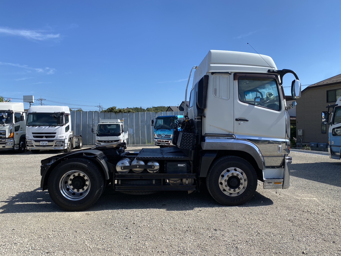 H28年式スーパーグレート7速MTハイルーフトラクタ、車検付|中古トラックの販売・買取・査定のアイナビ