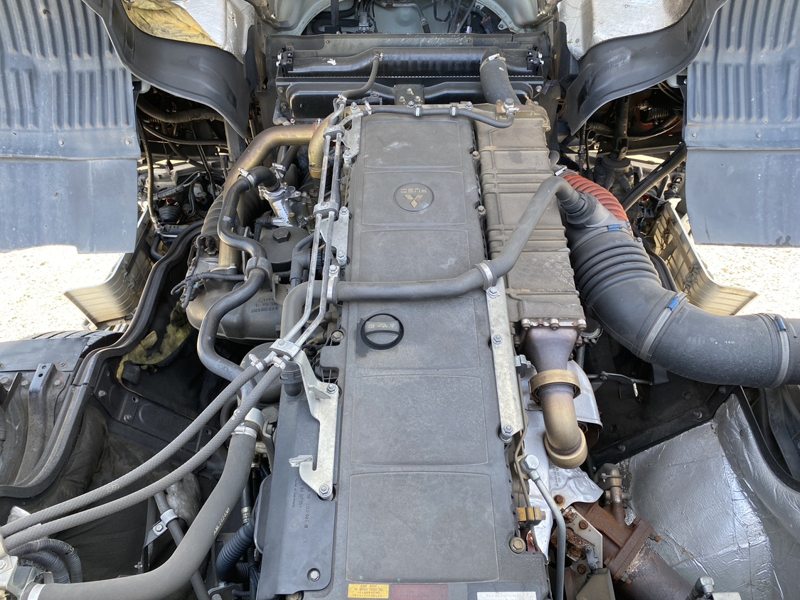 H28年式スーパーグレート7速MTハイルーフトラクタ、車検付|中古トラックの販売・買取・査定のアイナビ