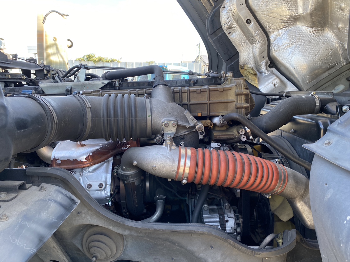 H28年式スーパーグレート7速MTハイルーフトラクタ、車検付|中古トラックの販売・買取・査定のアイナビ