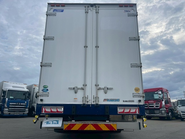 ハイルーフ8×4後輪エアサス日本トレクス390馬力|中古トラックの販売・買取・査定のアイナビ