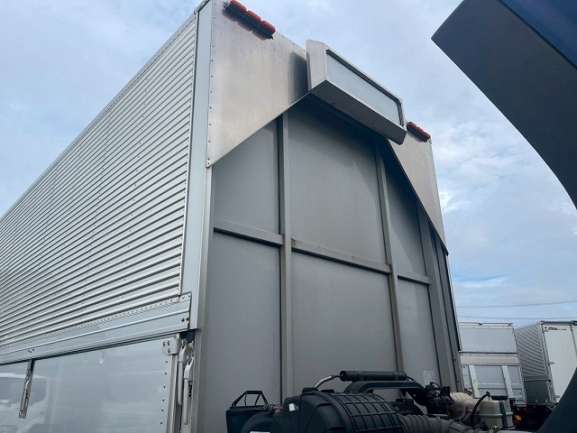 ハイルーフ8×4後輪エアサス日本トレクス390馬力|中古トラックの販売・買取・査定のアイナビ