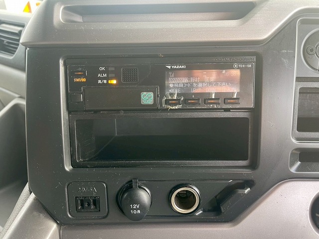 ハイルーフ8×4後輪エアサス日本トレクス390馬力|中古トラックの販売・買取・査定のアイナビ