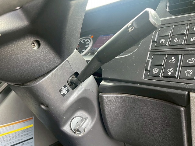 ハイルーフ8×4後輪エアサス日本トレクス390馬力|中古トラックの販売・買取・査定のアイナビ