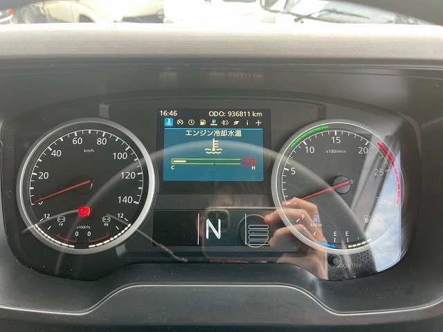 ハイルーフ8×4後輪エアサス日本トレクス390馬力|中古トラックの販売・買取・査定のアイナビ