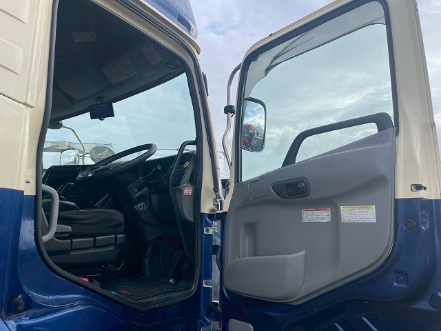 ハイルーフ8×4後輪エアサス日本トレクス390馬力|中古トラックの販売・買取・査定のアイナビ