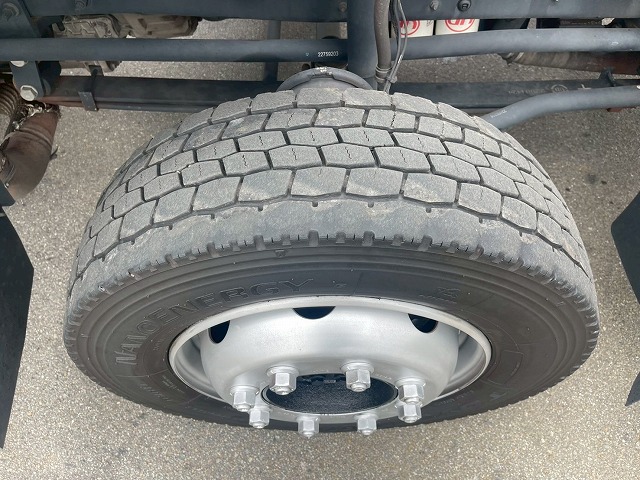 ハイルーフ8×4後輪エアサス日本トレクス390馬力|中古トラックの販売・買取・査定のアイナビ