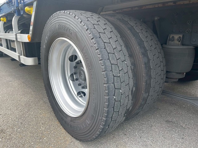 ハイルーフ8×4後輪エアサス日本トレクス390馬力|中古トラックの販売・買取・査定のアイナビ