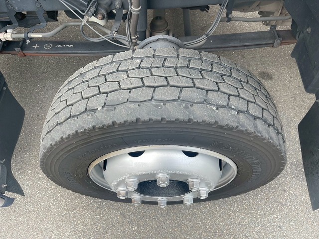 ハイルーフ8×4後輪エアサス日本トレクス390馬力|中古トラックの販売・買取・査定のアイナビ