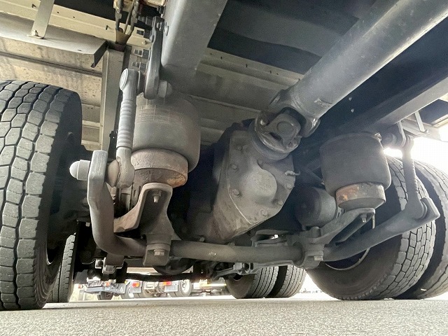 ハイルーフ8×4後輪エアサス日本トレクス390馬力|中古トラックの販売・買取・査定のアイナビ