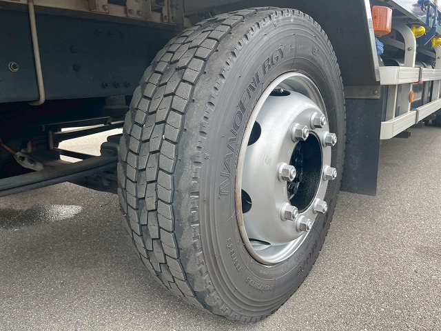 ハイルーフ8×4後輪エアサス日本トレクス390馬力|中古トラックの販売・買取・査定のアイナビ