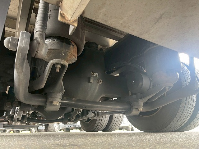 ハイルーフ8×4後輪エアサス日本トレクス390馬力|中古トラックの販売・買取・査定のアイナビ