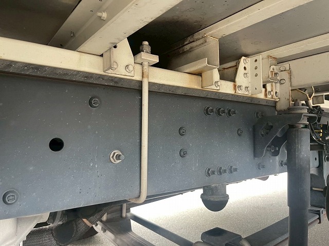 ハイルーフ8×4後輪エアサス日本トレクス390馬力|中古トラックの販売・買取・査定のアイナビ