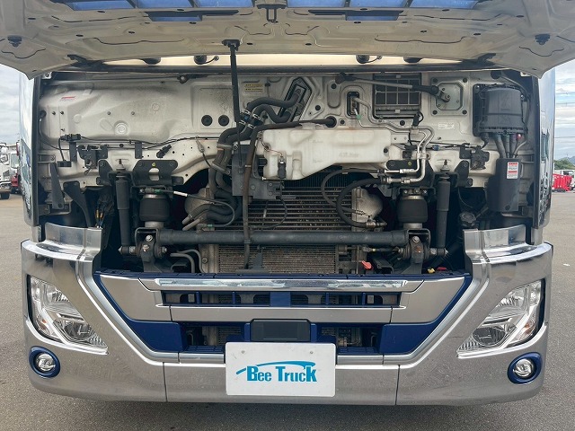 ハイルーフ8×4後輪エアサス日本トレクス390馬力|中古トラックの販売・買取・査定のアイナビ