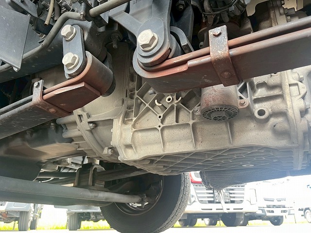 ハイルーフ8×4後輪エアサス日本トレクス390馬力|中古トラックの販売・買取・査定のアイナビ