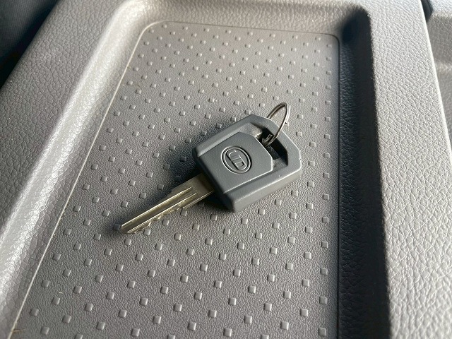 ハイルーフ8×4後輪エアサス日本トレクス390馬力|中古トラックの販売・買取・査定のアイナビ