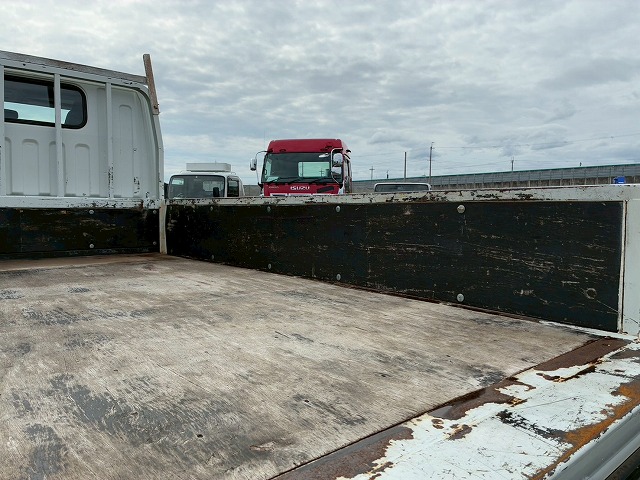 ワンオーナー10尺ボディ新明和工業AT5トン限定・準中型免許|中古トラックの販売・買取・査定のアイナビ