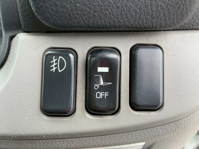 ワンオーナー10尺ボディ新明和工業AT5トン限定・準中型免許|中古トラックの販売・買取・査定のアイナビ