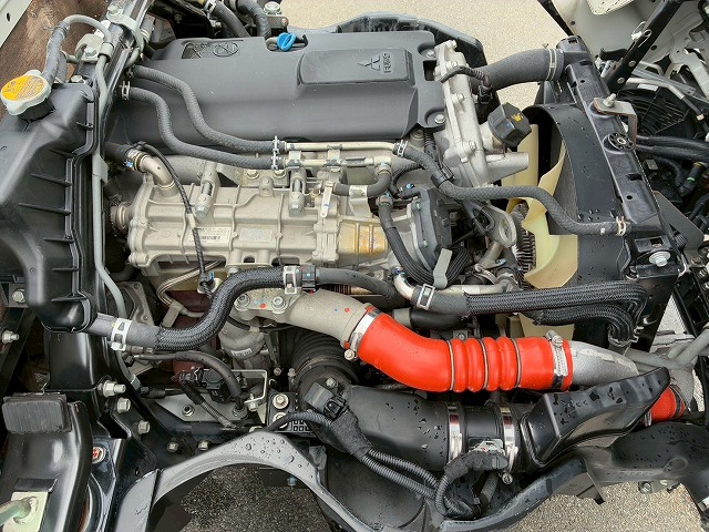 ワンオーナー10尺ボディ新明和工業AT5トン限定・準中型免許|中古トラックの販売・買取・査定のアイナビ