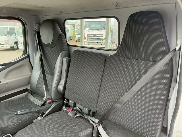 ワンオーナー10尺ボディ新明和工業AT5トン限定・準中型免許|中古トラックの販売・買取・査定のアイナビ