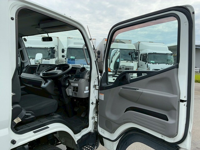 ワンオーナー10尺ボディ新明和工業AT5トン限定・準中型免許|中古トラックの販売・買取・査定のアイナビ