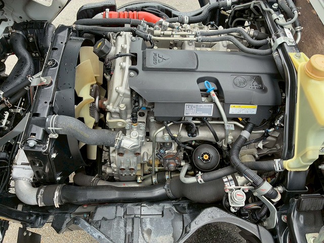 ワンオーナー10尺ボディ新明和工業AT5トン限定・準中型免許|中古トラックの販売・買取・査定のアイナビ