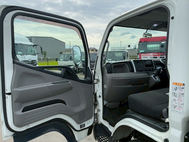 ワンオーナー10尺ボディ新明和工業AT5トン限定・準中型免許|中古トラックの販売・買取・査定のアイナビ