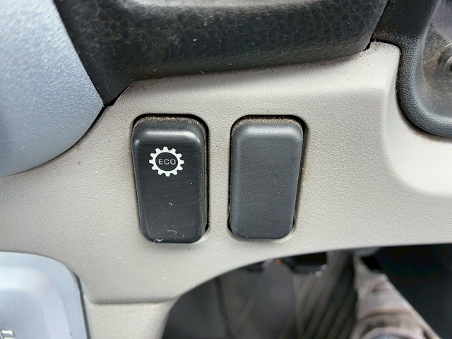 ワンオーナー10尺ボディ新明和工業AT5トン限定・準中型免許|中古トラックの販売・買取・査定のアイナビ