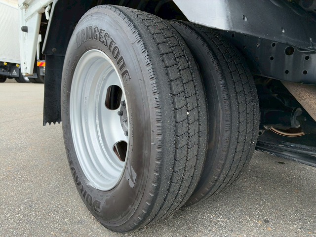 ワンオーナー10尺ボディ新明和工業AT5トン限定・準中型免許|中古トラックの販売・買取・査定のアイナビ