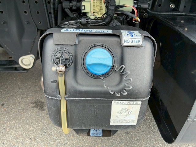 ワンオーナー10尺ボディ新明和工業AT5トン限定・準中型免許|中古トラックの販売・買取・査定のアイナビ