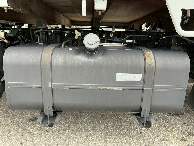 ワンオーナー10尺ボディ新明和工業AT5トン限定・準中型免許|中古トラックの販売・買取・査定のアイナビ