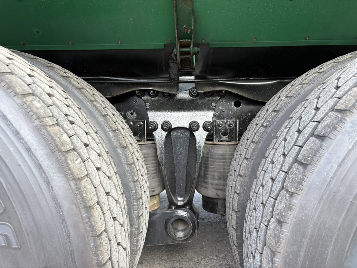 H26年式 プロフィア 25t粉粒体運搬車、車検付積載15.1t|中古トラックの販売・買取・査定のアイナビ