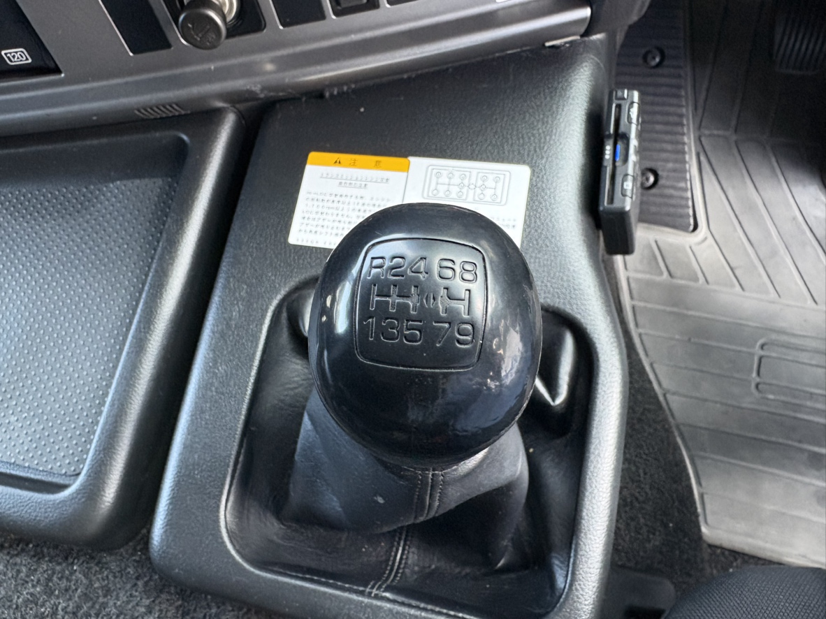 H26年式 プロフィア 25t粉粒体運搬車、車検付積載15.1t|中古トラックの販売・買取・査定のアイナビ