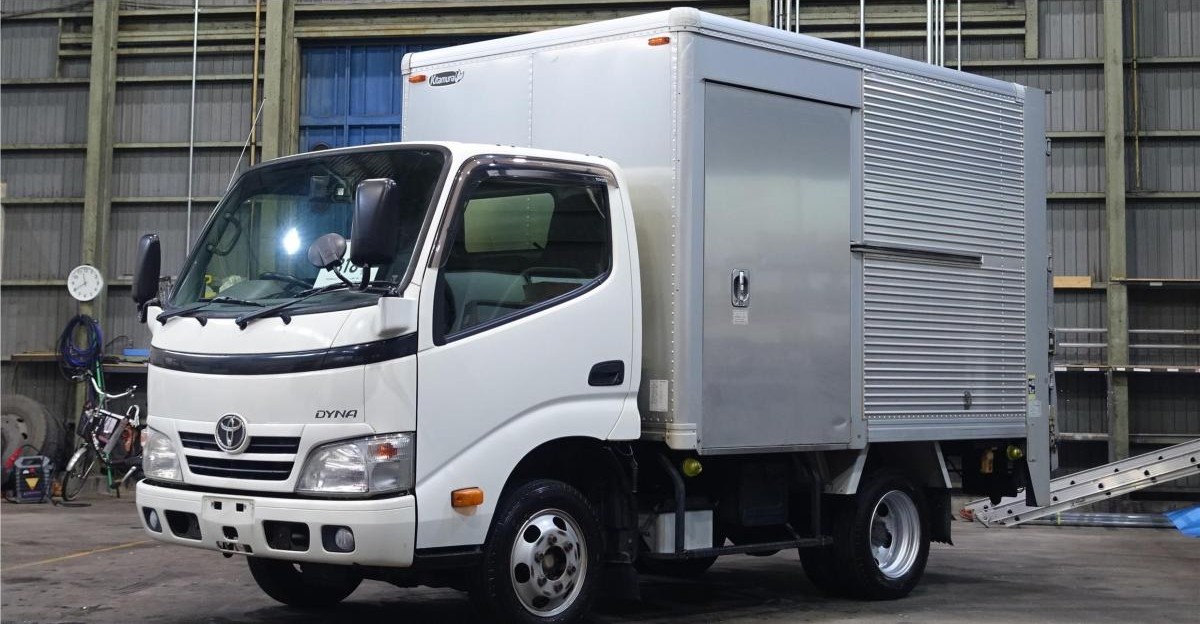 ダイナ 垂直パワーゲート600kg標準キャブショートボディアルミバン|中古トラックの販売・買取・査定のアイナビ