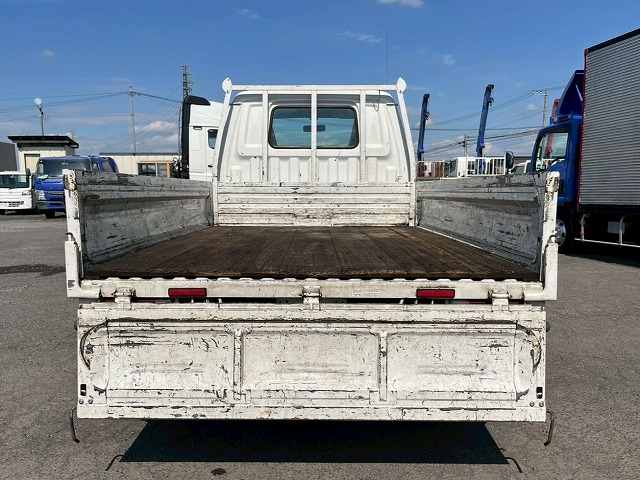 パートタイム4WD★リアシングルタイヤ★新型普通免許★5速MT|中古トラックの販売・買取・査定のアイナビ