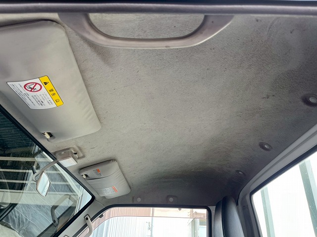 パートタイム4WD★リアシングルタイヤ★新型普通免許★5速MT|中古トラックの販売・買取・査定のアイナビ