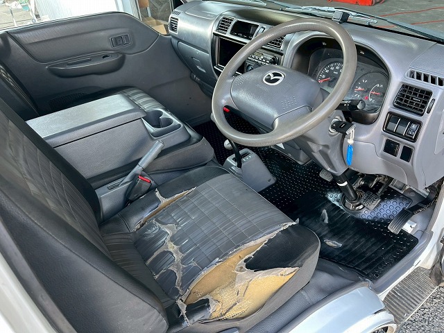 パートタイム4WD★リアシングルタイヤ★新型普通免許★5速MT|中古トラックの販売・買取・査定のアイナビ