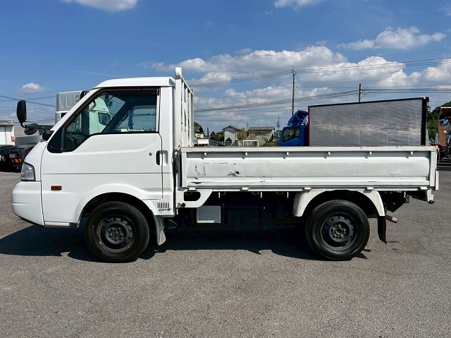 パートタイム4WD★リアシングルタイヤ★新型普通免許★5速MT|中古トラックの販売・買取・査定のアイナビ