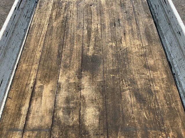 パートタイム4WD★リアシングルタイヤ★新型普通免許★5速MT|中古トラックの販売・買取・査定のアイナビ