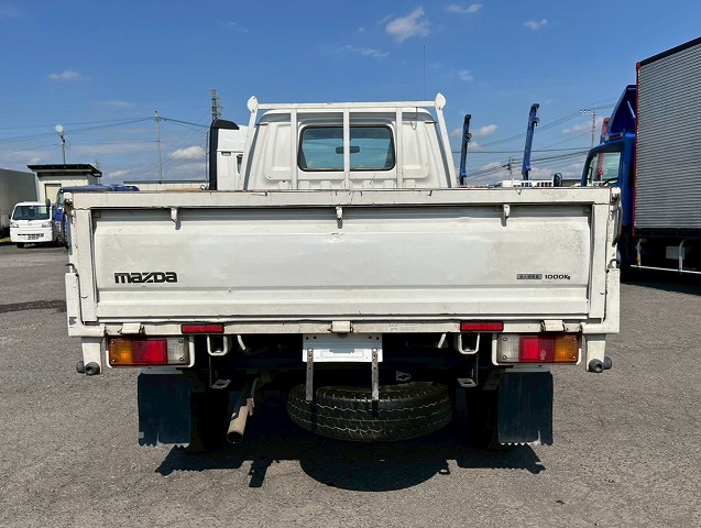 パートタイム4WD★リアシングルタイヤ★新型普通免許★5速MT|中古トラックの販売・買取・査定のアイナビ