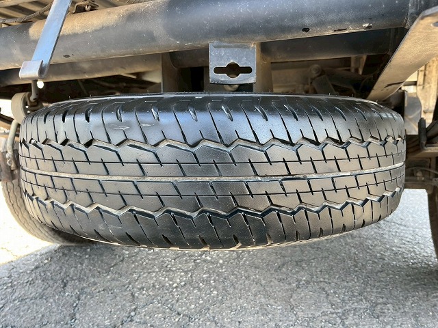 パートタイム4WD★リアシングルタイヤ★新型普通免許★5速MT|中古トラックの販売・買取・査定のアイナビ