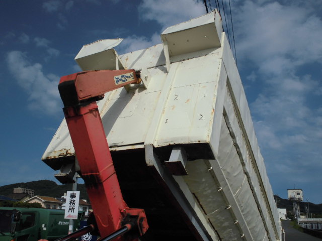 大型アームロール 新明和 2デフ 箱付き 脱着コンテナ専用車|中古トラックの販売・買取・査定のアイナビ