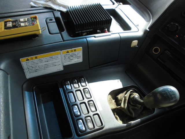 大型アームロール 新明和 2デフ 箱付き 脱着コンテナ専用車|中古トラックの販売・買取・査定のアイナビ